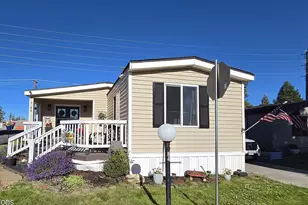 1001 SE 15th St, Bend, OR 97702 - Photo 2
