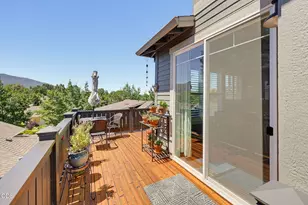 955 Overlook Dr, Ashland, OR 97520 - Photo 12