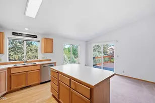 2058 NE Hollowtree Ln, Bend, OR 97701 - Photo 16
