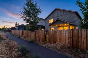 21241 SE Golden Market Ln, Bend, OR 97702 - Photo 34