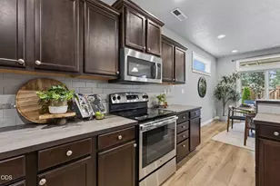 21241 SE Golden Market Ln, Bend, OR 97702 - Photo 12