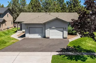 726 NE Savannah Dr, Bend, OR 97701 - Photo 14