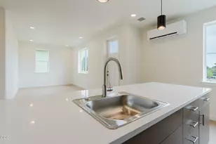 211 NW 17th St, Redmond, OR 97756 - Photo 10