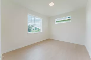 211 NW 17th St, Redmond, OR 97756 - Photo 24