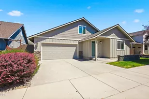 408 NW 24th Pl, Redmond, OR 97756 - Photo 2