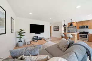 62851 NE Daniel Rd, Bend, OR 97701 - Photo 2