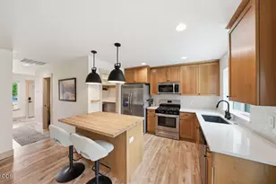 62851 NE Daniel Rd, Bend, OR 97701 - Photo 2