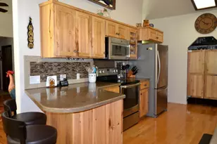 737 Pinecrest Dr, Grants Pass, OR 97526 - Photo 12