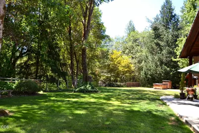 737 Pinecrest Drive, Grants Pass, OR 97526 - Photo 46