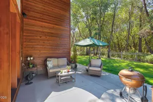 737 Pinecrest Dr, Grants Pass, OR 97526 - Photo 46