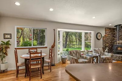 737 Pinecrest Drive, Grants Pass, OR 97526 - Photo 16