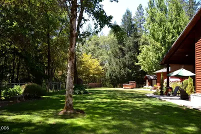 737 Pinecrest Drive, Grants Pass, OR 97526 - Photo 46