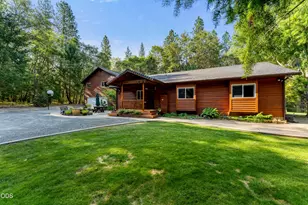 737 Pinecrest Dr, Grants Pass, OR 97526 - Photo 1