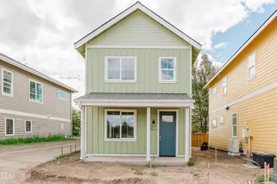317 NW 17th Street #5, Redmond, OR 97756 - Photo 2