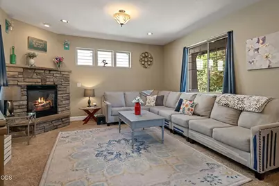 51860 Hollinshead Place, La Pine, OR 97739 - Photo 2
