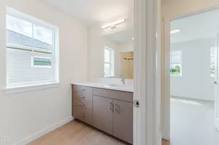317 NW 17th St, Redmond, OR 97756 - Photo 24