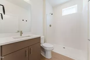 317 NW 17th St, Redmond, OR 97756 - Photo 12