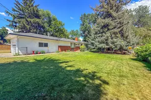 206 SW Claypool St, Prineville, OR 97754 - Photo 2