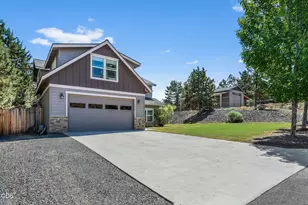 2850 SW 33rd St, Redmond, OR 97756 - Photo 1