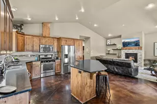 2850 SW 33rd St, Redmond, OR 97756 - Photo 4