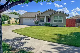 758 NE Sandstone Ct, Prineville, OR 97754 - Photo 2