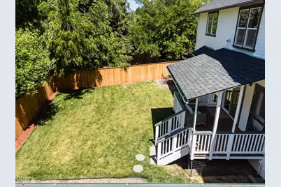975 Beverly Way, Jacksonville, OR 97530 - Photo 32