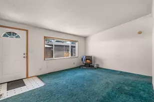 61000 Brosterhous Rd, Bend, OR 97702 - Photo 6
