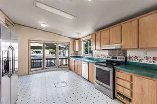 61000 Brosterhous Rd, Bend, OR 97702 - Photo 10