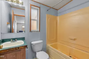 61000 Brosterhous Rd, Bend, OR 97702 - Photo 18