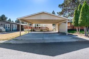 61000 Brosterhous Rd, Bend, OR 97702 - Photo 2