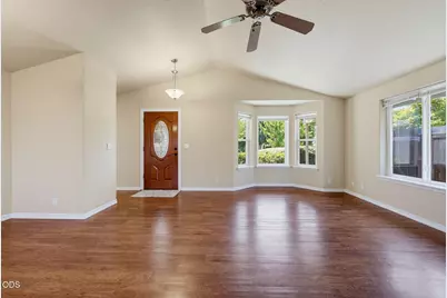 2642 Esther Lane, Grants Pass, OR 97527 - Photo 6