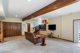 61670 Somerset Dr, Bend, OR 97702 - Photo 16
