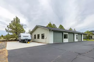 61670 Somerset Dr, Bend, OR 97702 - Photo 40