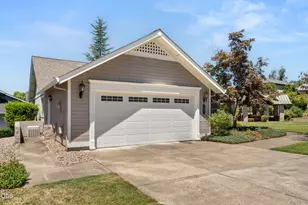 440 Scottsdale Cir, Medford, OR 97504 - Photo 22