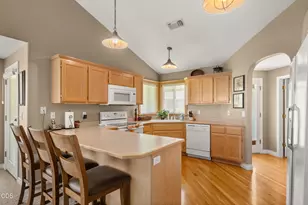 440 Scottsdale Cir, Medford, OR 97504 - Photo 4