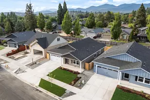 2217 Piazza Dr, Medford, OR 97501 - Photo 30