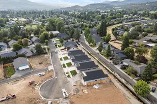 2217 Piazza Dr, Medford, OR 97501 - Photo 40