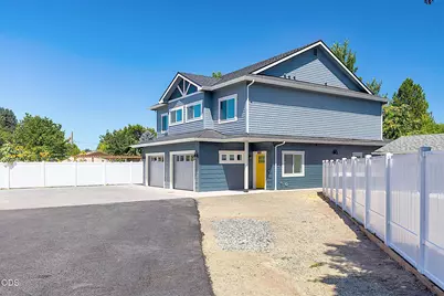 1134 SW Greenwood Avenue, Grants Pass, OR 97526 - Photo 4