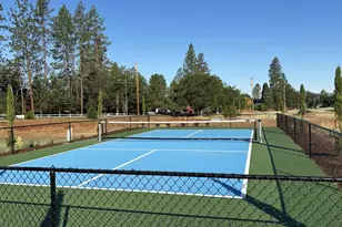 203 Bogey Ln, Eagle Point, OR 97524 - Photo 16