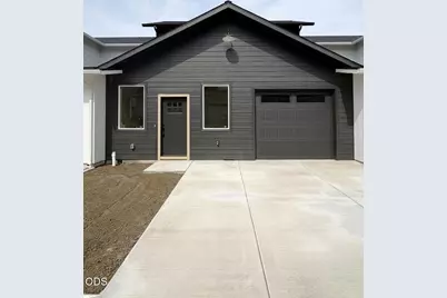 203 Bogey Lane, Eagle Point, OR 97524 - Photo 2