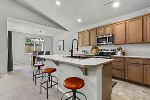 2346 NW Teak Pl NW, Redmond, OR 97756 - Photo 6