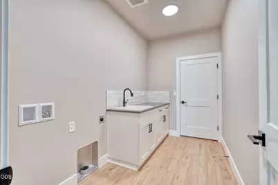 842 NW 18th Court, Redmond, OR 97756 - Photo 26
