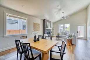 842 NW 18th Ct, Redmond, OR 97756 - Photo 10