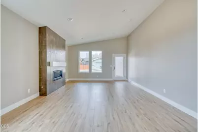 842 NW 18th Court, Redmond, OR 97756 - Photo 8
