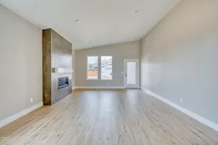 842 NW 18th Ct, Redmond, OR 97756 - Photo 8