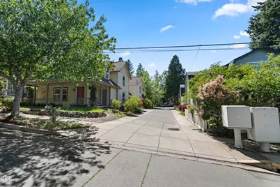923 Bellview Avenue #2, Ashland, OR 97520 - Photo 46