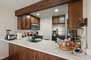 37 N Mountain Ave, Ashland, OR 97520 - Photo 6