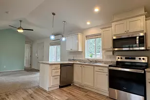 61060 Kings Ln, Bend, OR 97702 - Photo 2