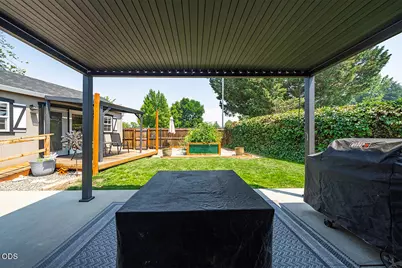 933 Rose Valley Drive, Central Point, OR 97502 - Photo 38