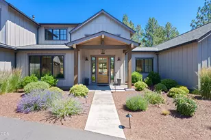 61546 Hosmer Lake Dr, Bend, OR 97702 - Photo 2